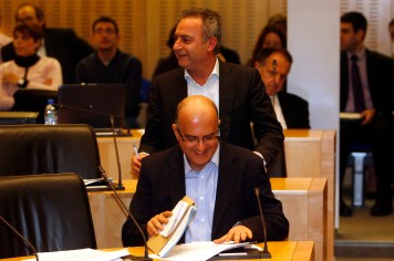 Πάντως οι σχέσεις Αβέρωφ - Καρογιάν δεν μπορούν να χαρακτηριστούν ως άριστες. 